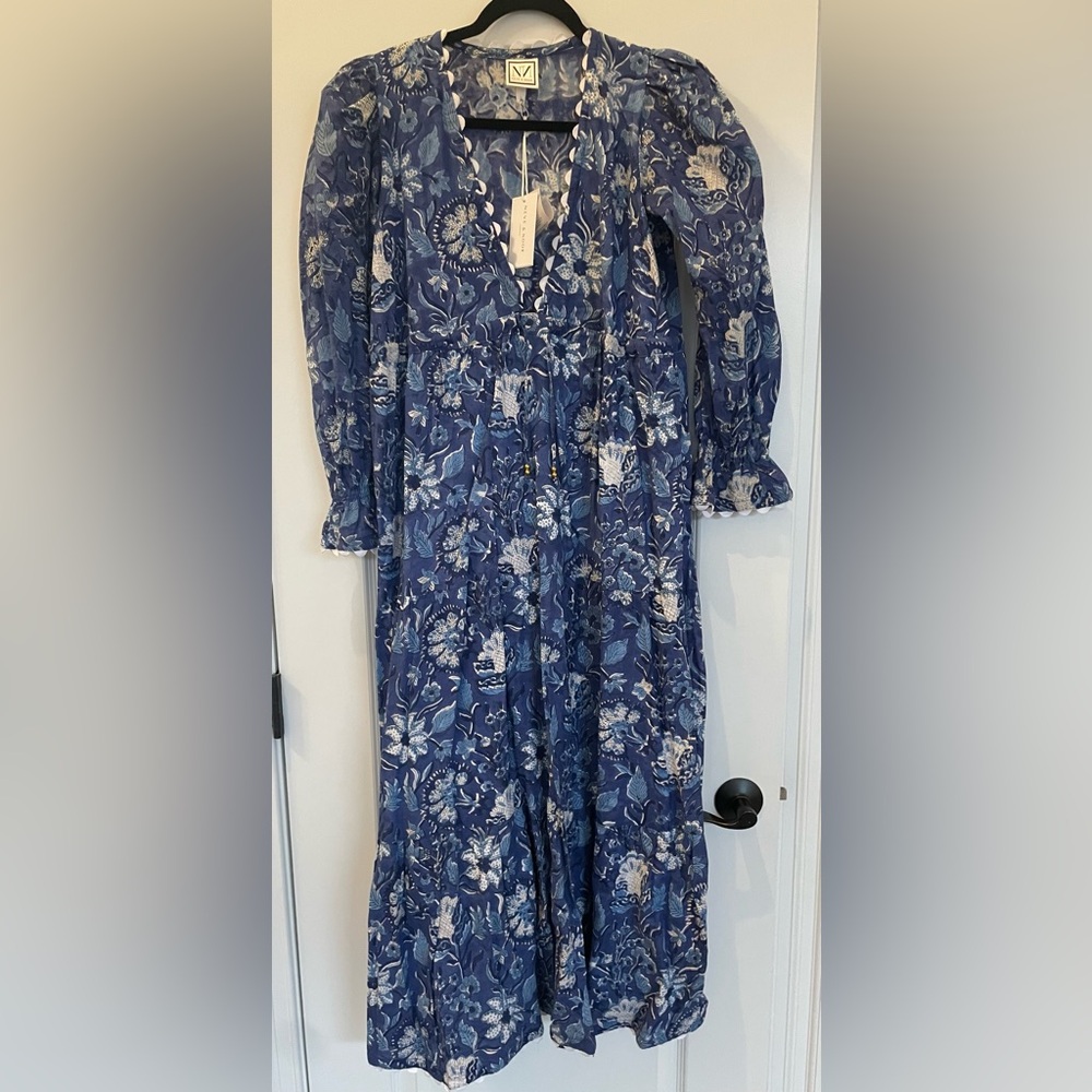 Neve & Noor long sleeve blue floral dress, size XS/S